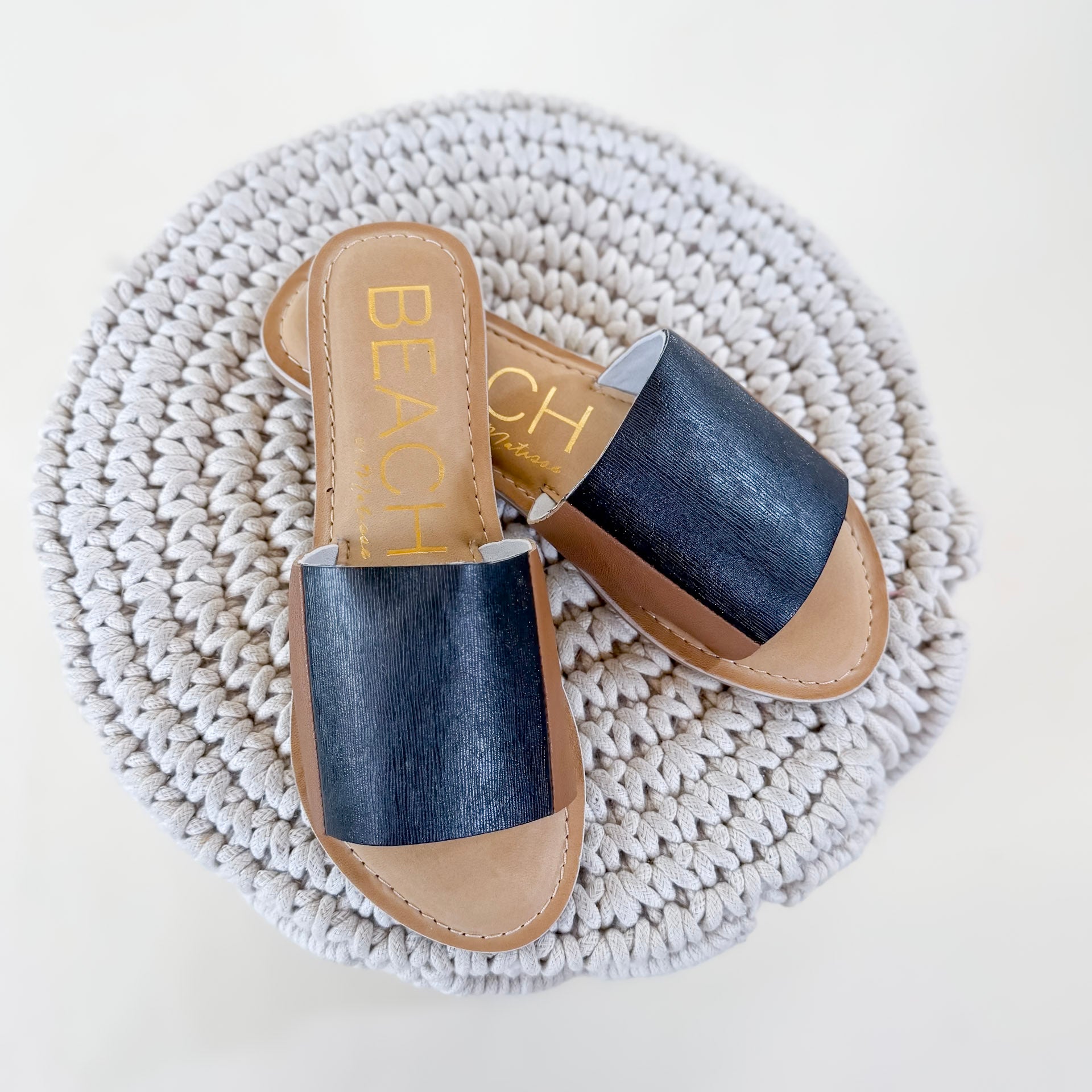 Matisse | Bonfire Slide Sandal in Tan and Black - Giddy Up Glamour Boutique