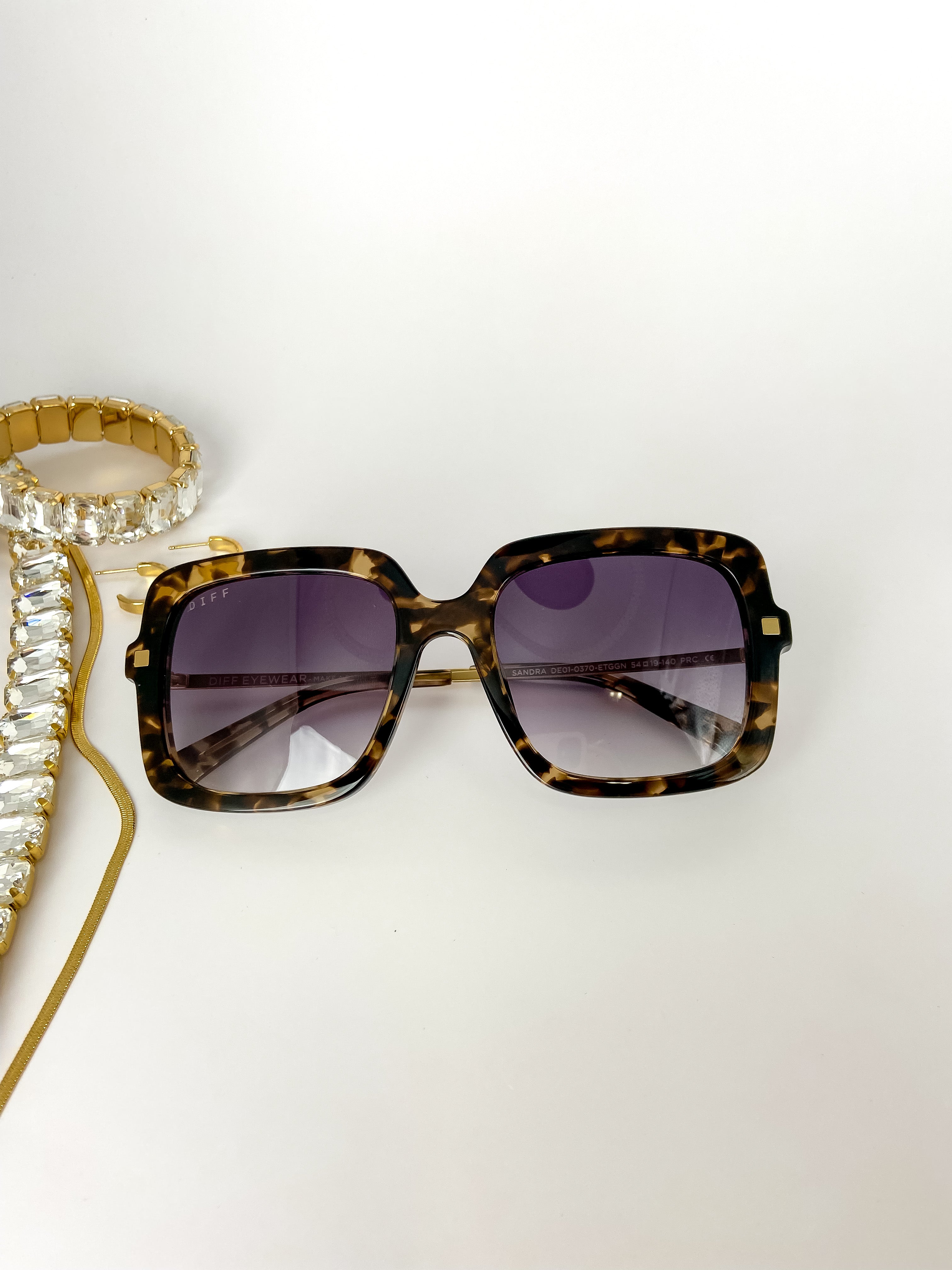 DIFF | Sandra Grey Gradient Lens Sunglasses in Espresso Tortoise - Giddy Up Glamour Boutique