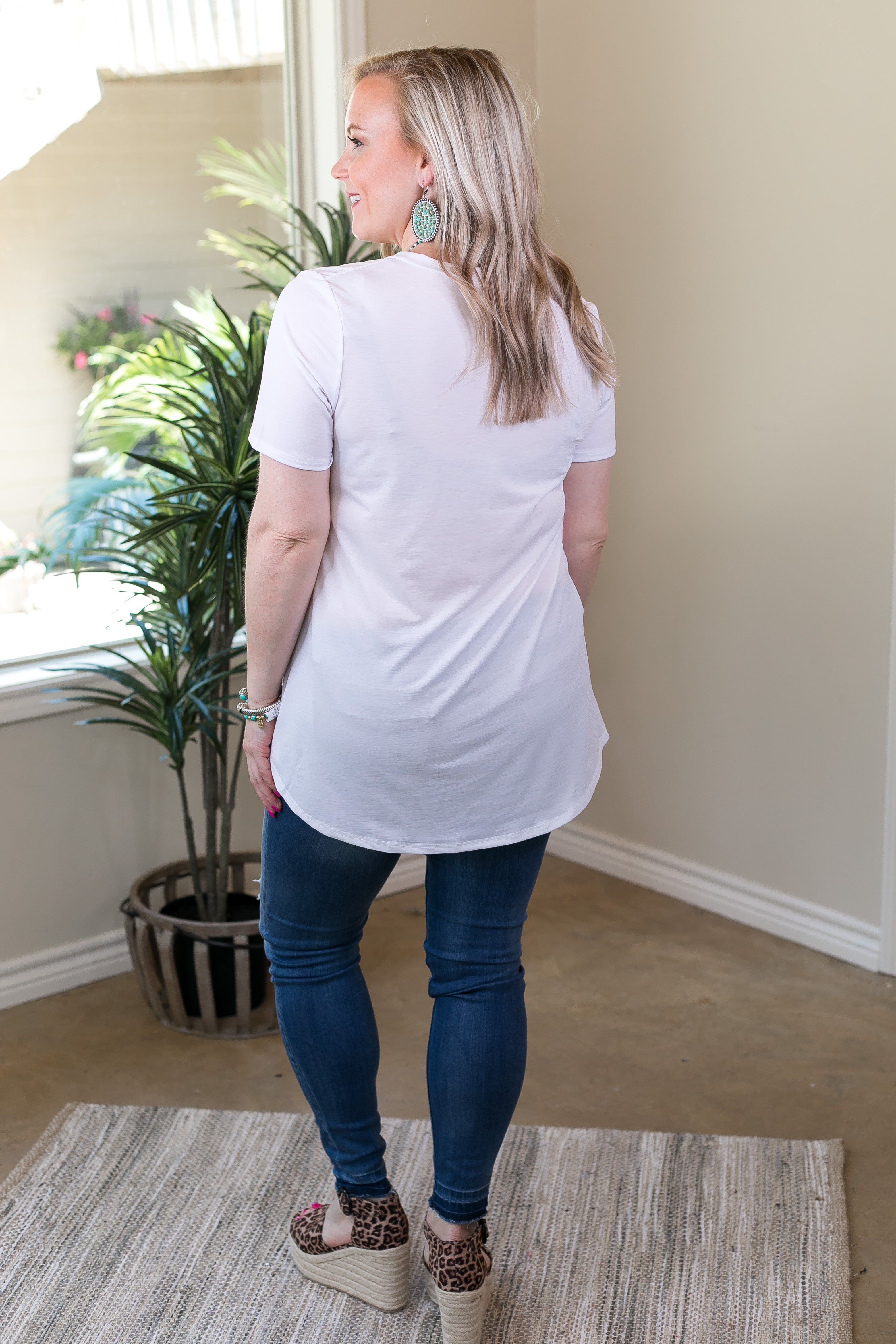 Just Right Short Sleeve Pocket Tee in White - Giddy Up Glamour Boutique
