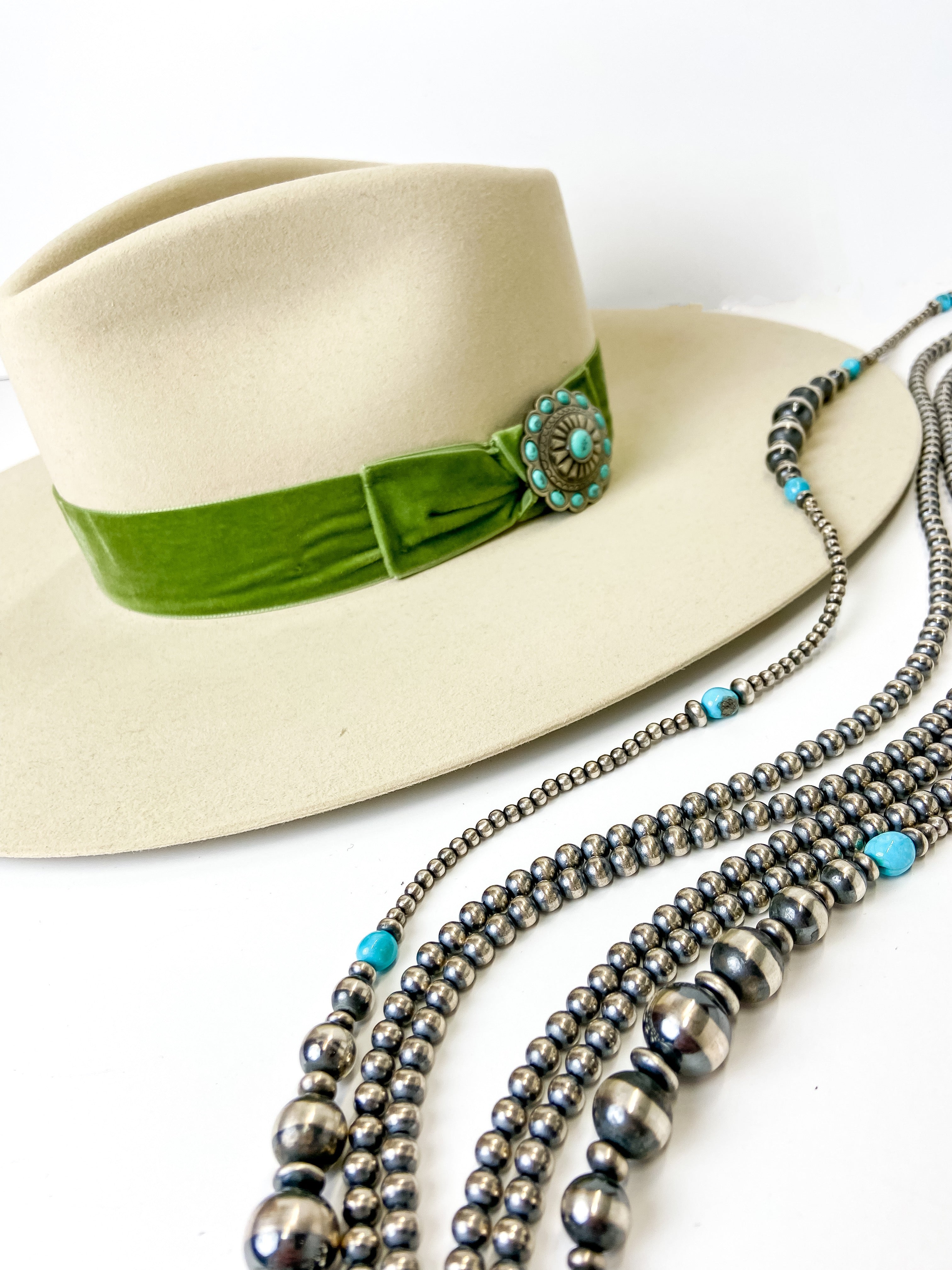 Charlie 1 Horse | Shiloh Wool Felt Hat with Green Velvet Band and Silver Concho in Ivory - Giddy Up Glamour Boutique