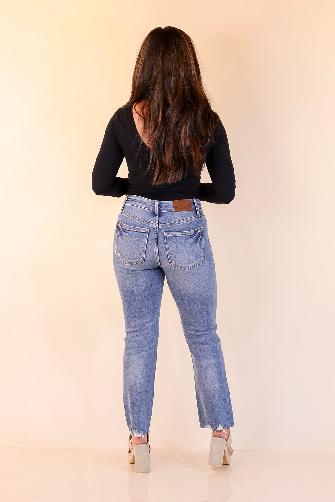 Judy Blue | Kickin' Back Cropped Kick Flare Jean in Medium Wash