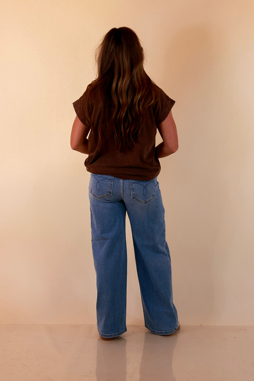 Chic Made Easy Short Sleeve Shirt in Chocolate Brown