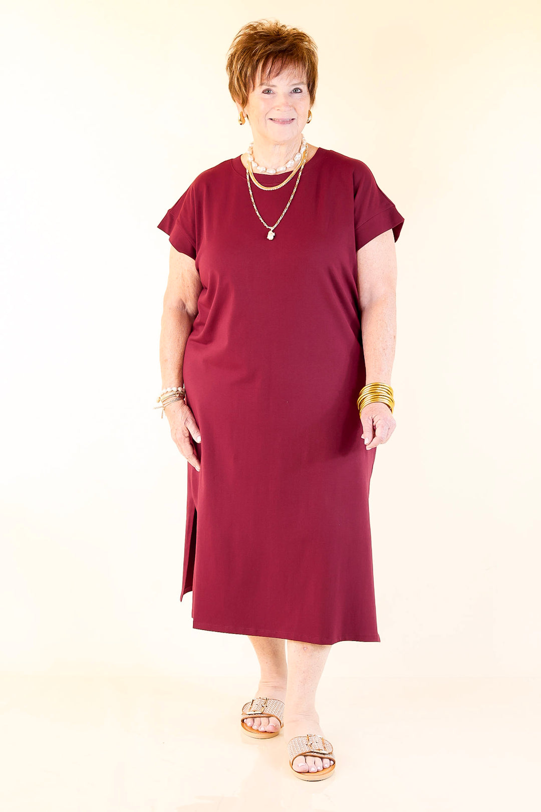 Effortlessly Lovely Short Sleeve Midi Tee Shirt Dress in Maroon