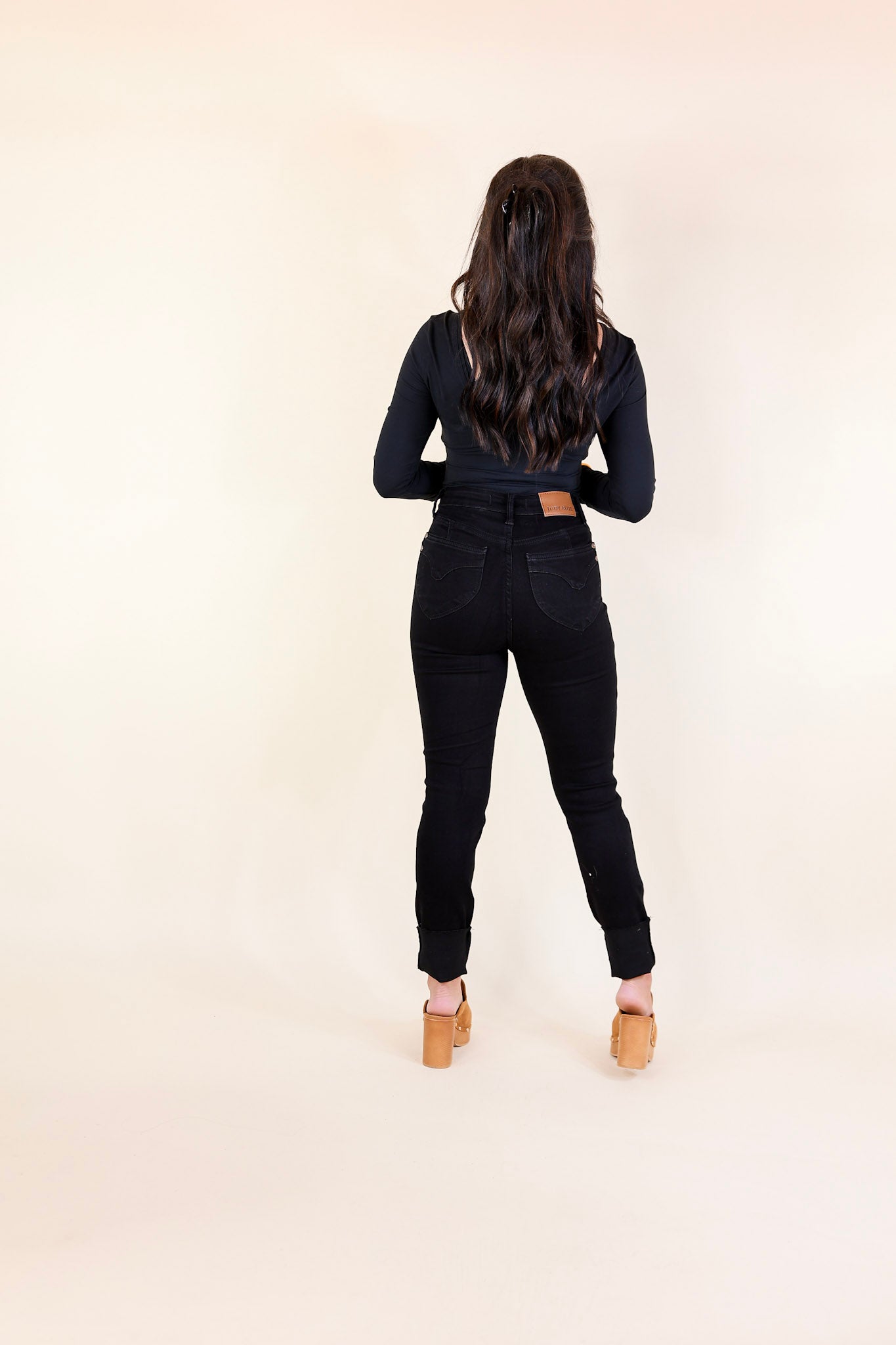 Judy Blue | Versatile Vibes High Waisted Tummy Control Skinny Jeans with Shield Pockets in Black