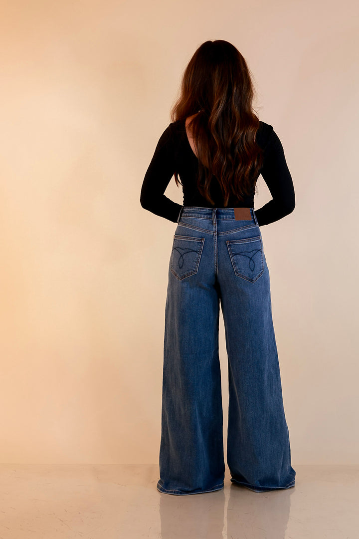 Judy Blue | Smooth Silhouette Wide Leg Palazzo Jeans in Medium Wash