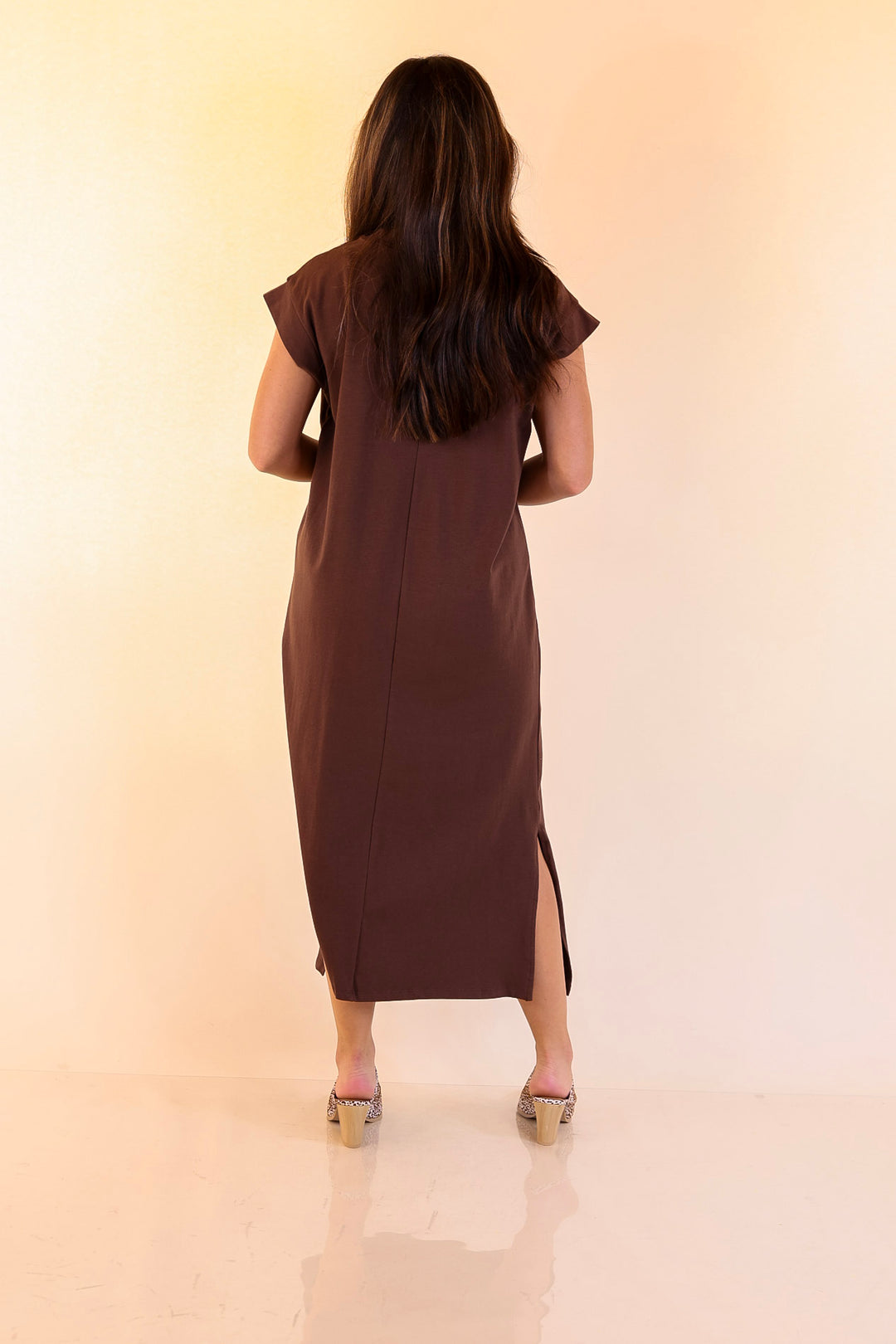 Effortlessly Lovely Short Sleeve Midi Tee Shirt Dress in Chocolate Brown