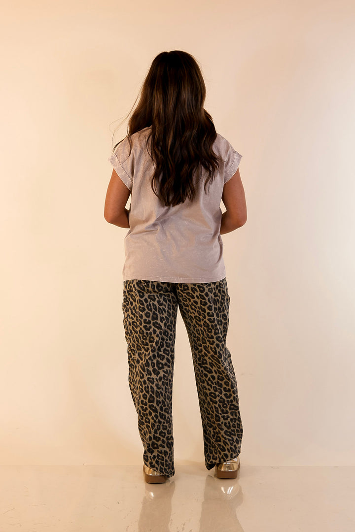 Chic Made Easy Short Sleeve Shirt in Light Mocha Brown