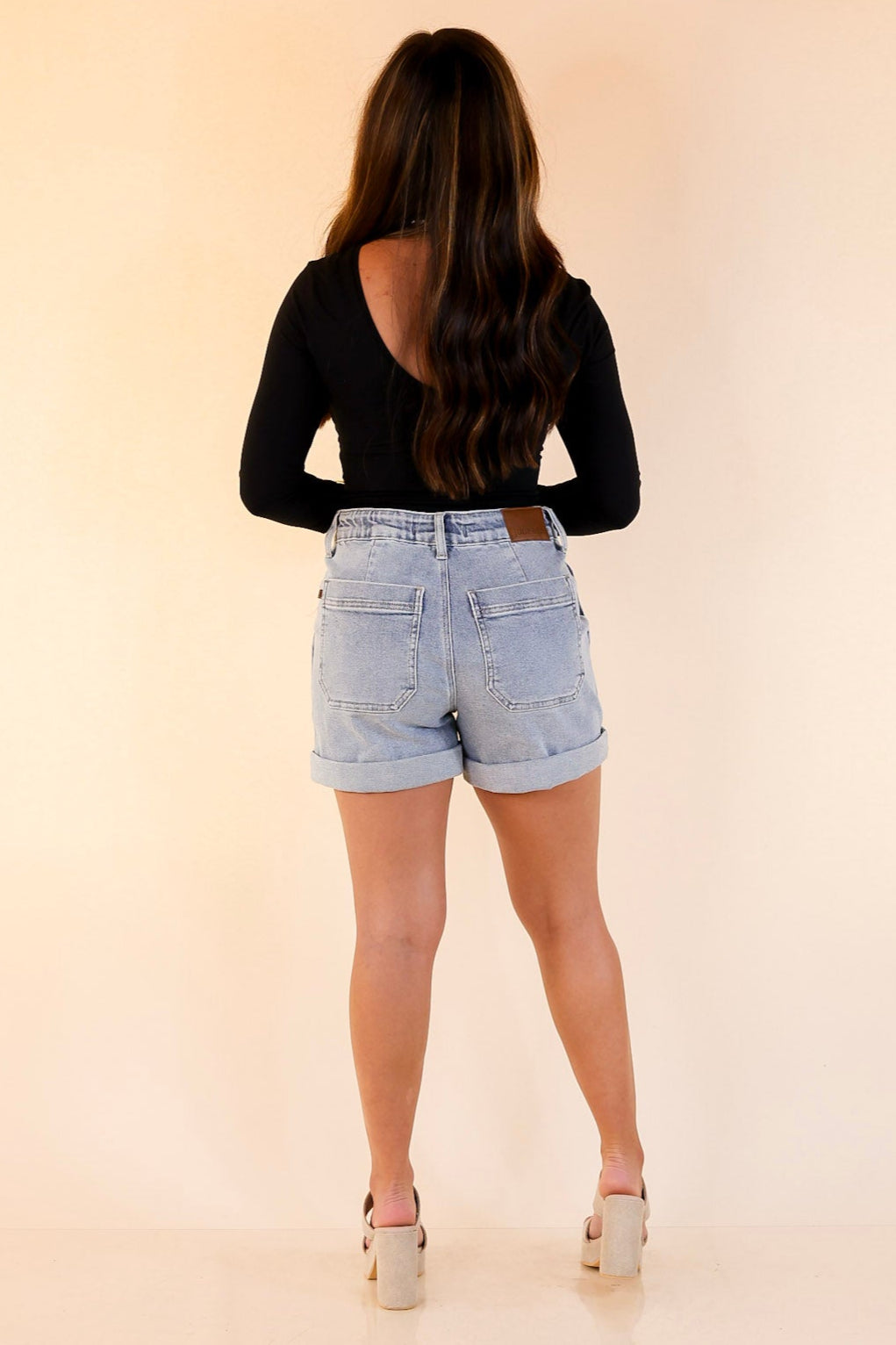 Judy Blue | Off the Cuff Cuffed Jogger Shorts in Light Wash