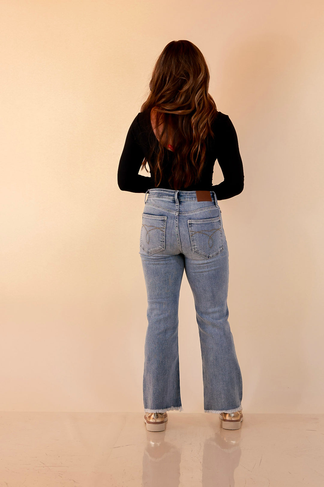 Judy Blue | Worth Repeating Cropped Kick Flare Jean in Light Wash