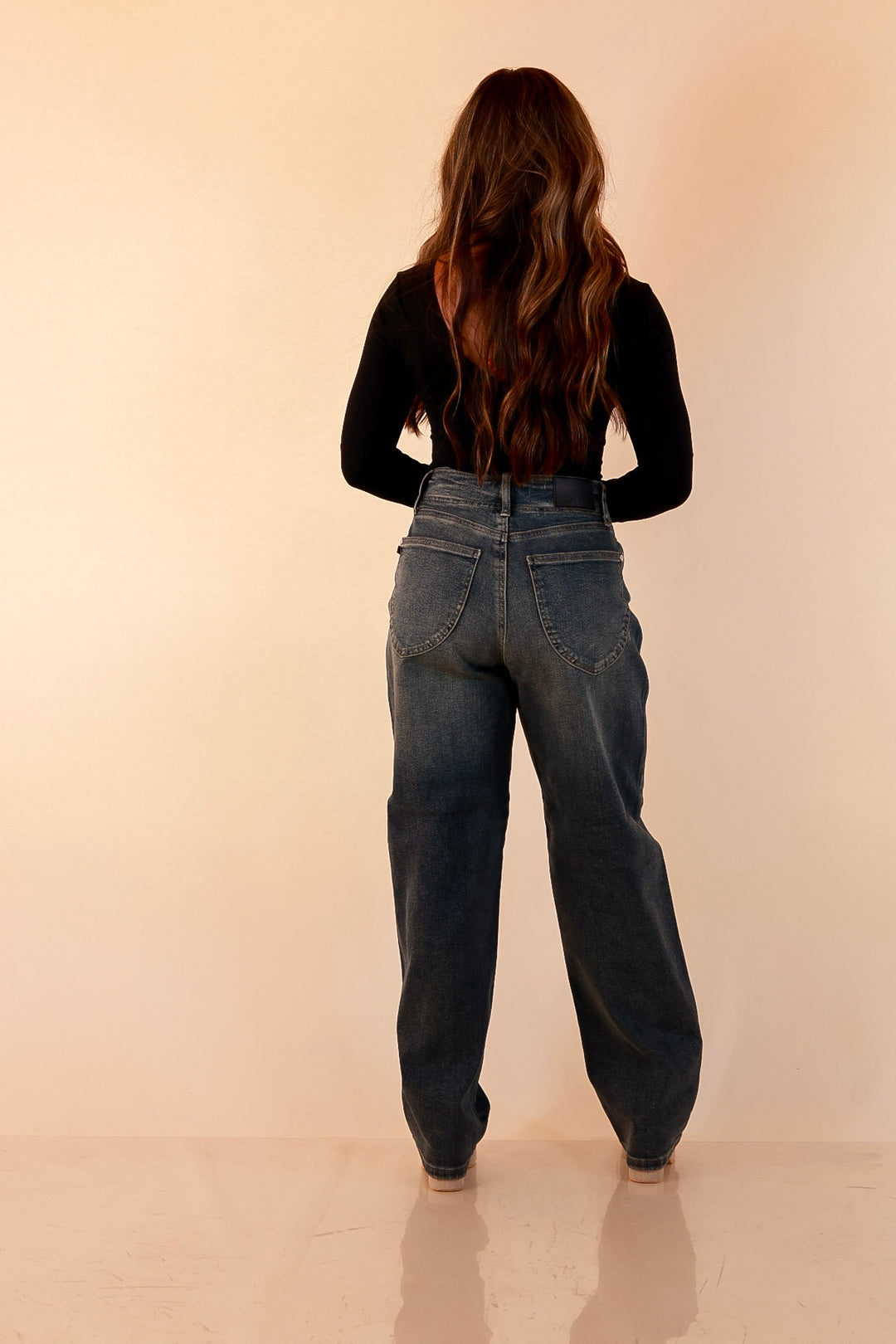 Judy Blue | Never Miss Marlow Arc Relaxed Wide Leg Barrel Jeans with Hollywood Waistband and Double Buttons in Vintage Dark Wash