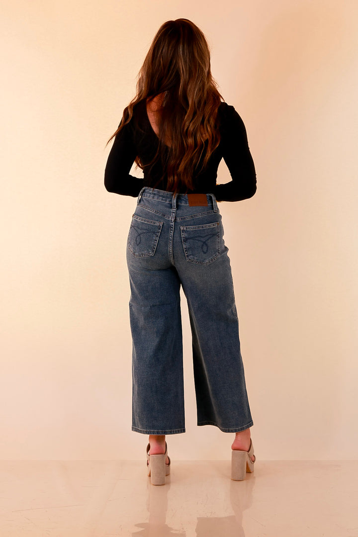 Judy Blue | Everyday Icon Cropped Wide Leg Denim Jeans in Medium Wash