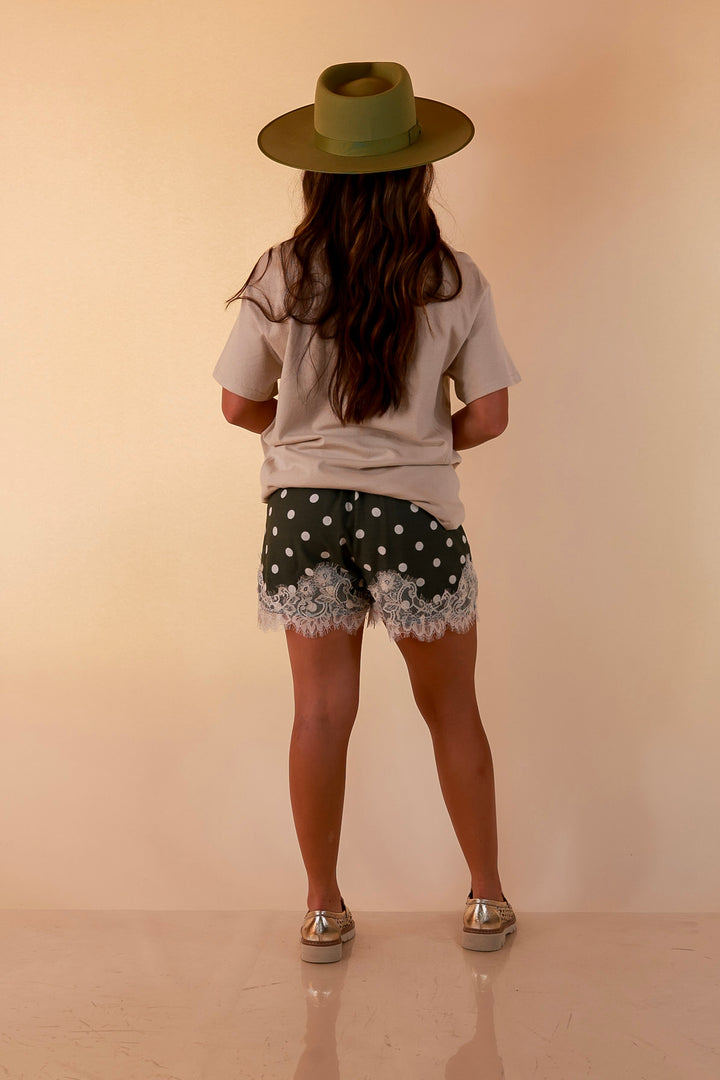 Joy in the Journey "Everything is Going to be Wonderful" Butterfly and Floral Print Short Sleeve Graphic Tee in Cream