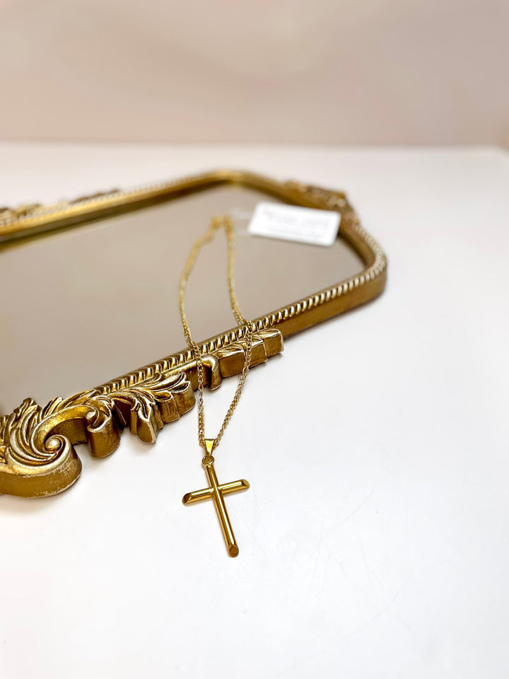 CHANSUTT PEARLS | Cross Pendant Necklace in Gold