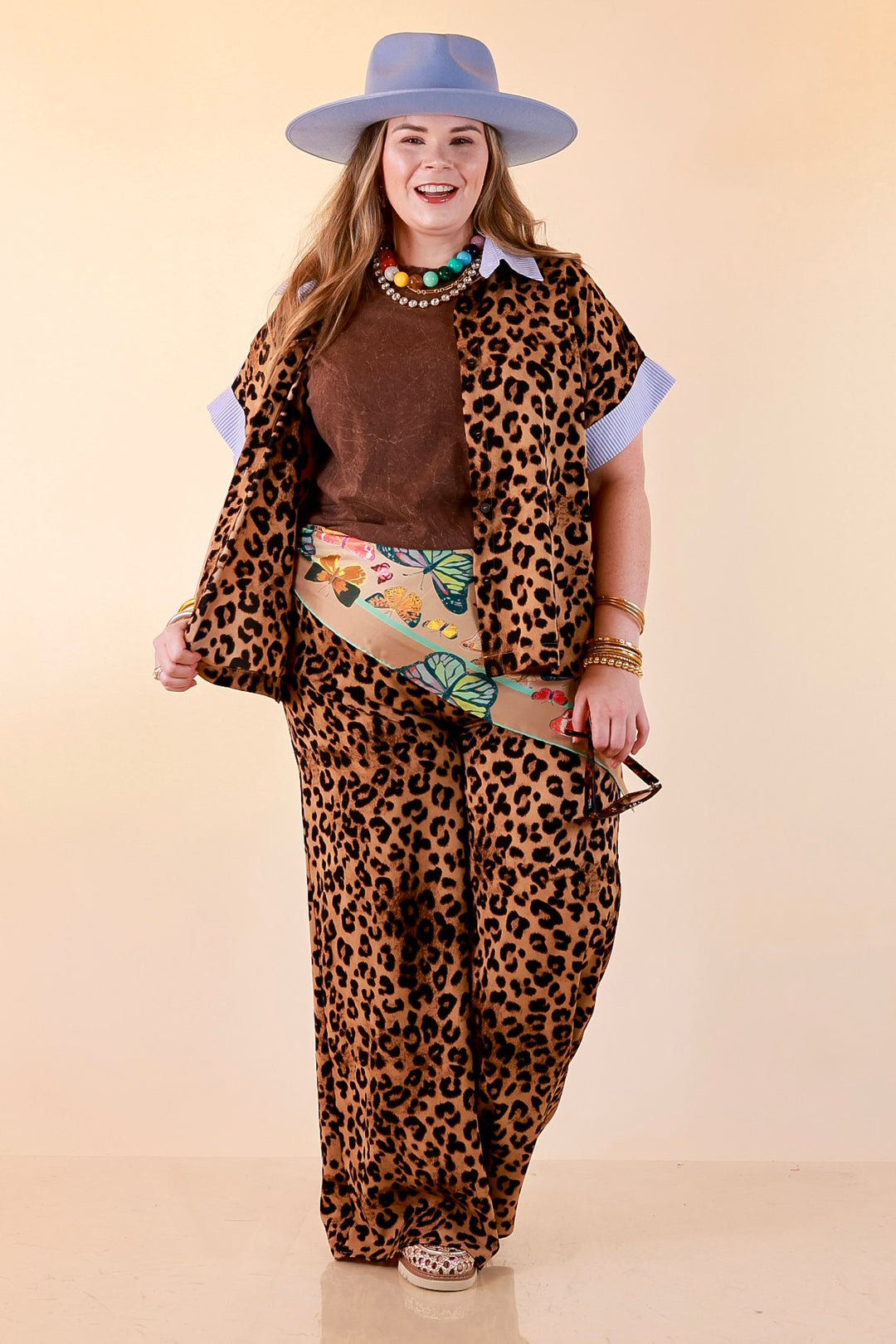 Chic Made Easy Short Sleeve Shirt in Chocolate Brown