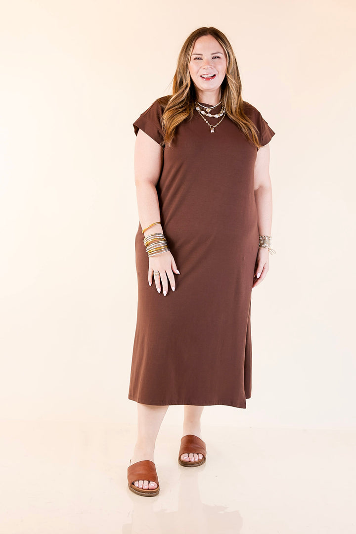 Effortlessly Lovely Short Sleeve Midi Tee Shirt Dress in Chocolate Brown