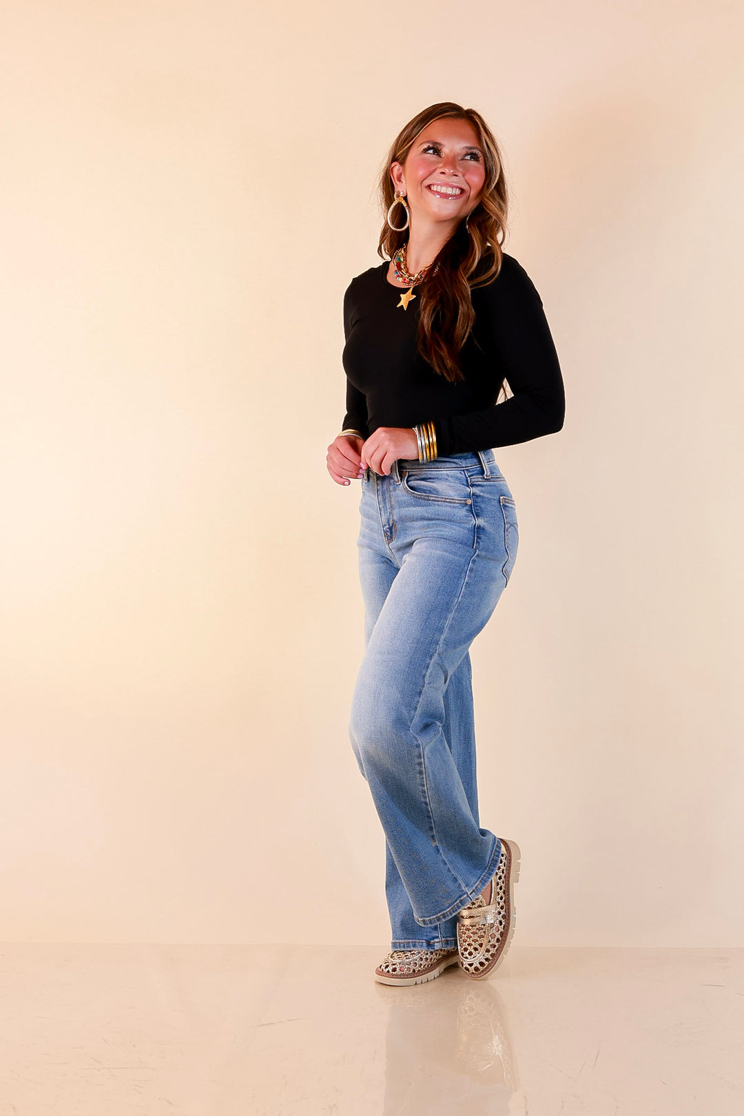 Judy Blue | Blue Skies Ahead Ankle Length Cropped Wide Leg Claudia Denim Jeans in Medium Blue Wash