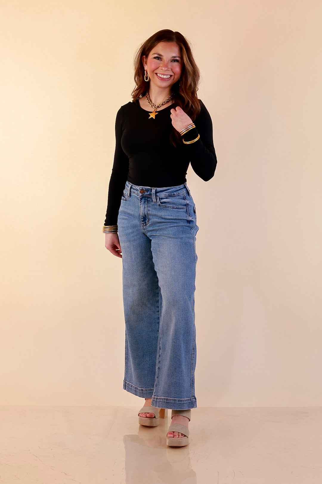 Judy Blue | Everyday Poise Cropped Wide Leg Trouser Denim Jeans in Light Wash