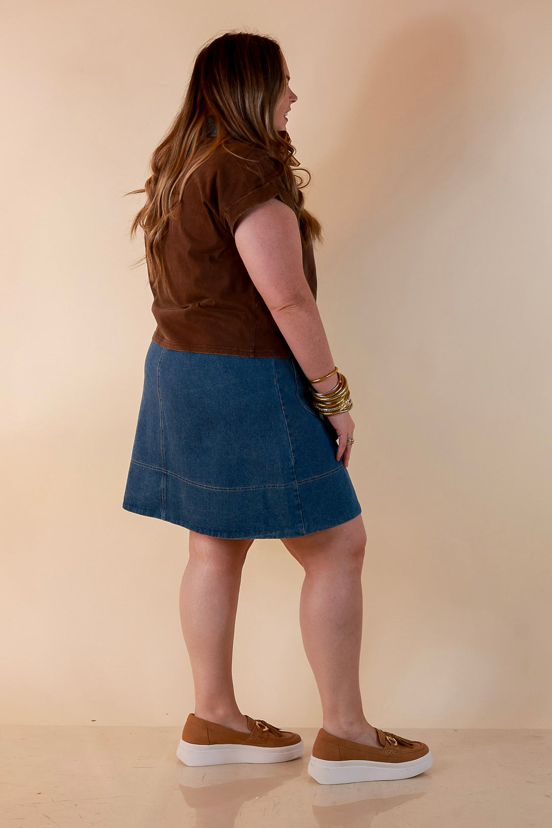 Easy Chic Mineral Washed Short Sleeve Cropped Tee in Chocolate Brown