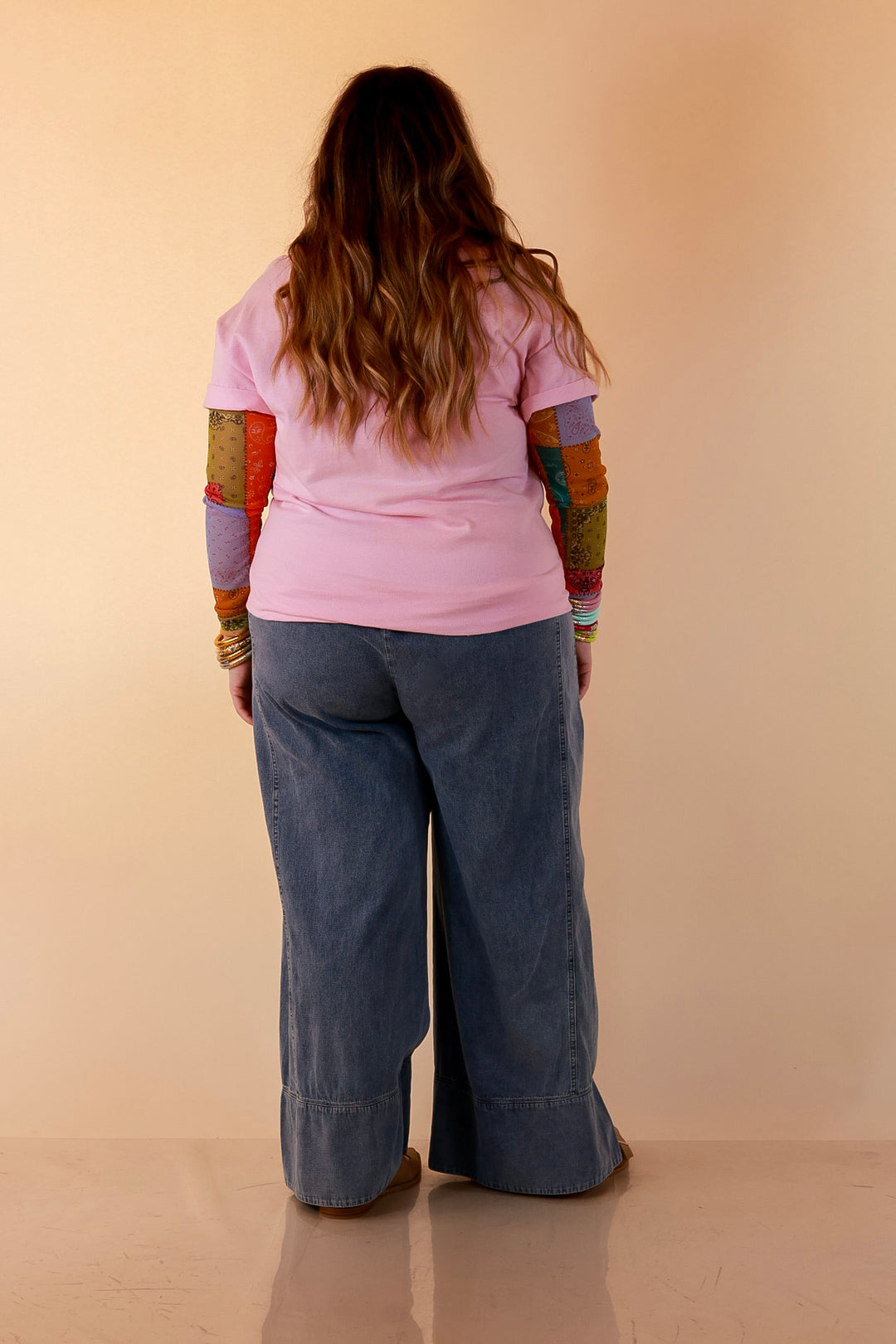Rein It In "Hold Your Horses" Short Sleeve Graphic Tee in Light Pink