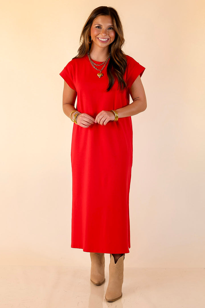 Effortlessly Lovely Short Sleeve Midi Tee Shirt Dress in Red