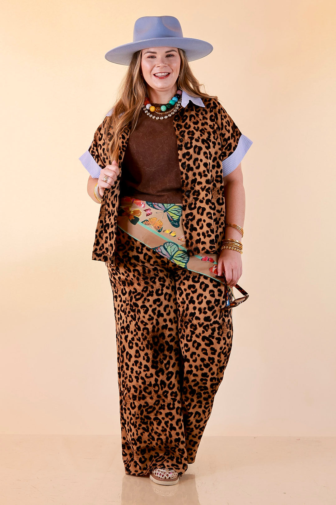 Chic Made Easy Short Sleeve Shirt in Chocolate Brown