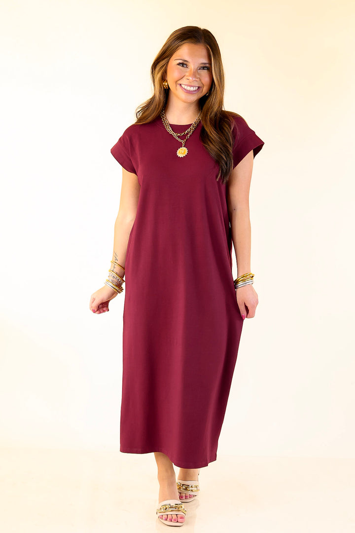 Effortlessly Lovely Short Sleeve Midi Tee Shirt Dress in Maroon