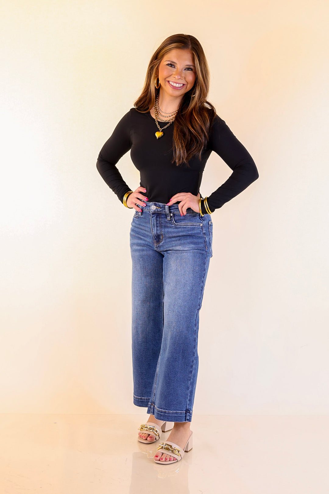 Judy Blue | Everyday Poise Cropped Wide Leg Trouser Denim Jeans in Medium Wash