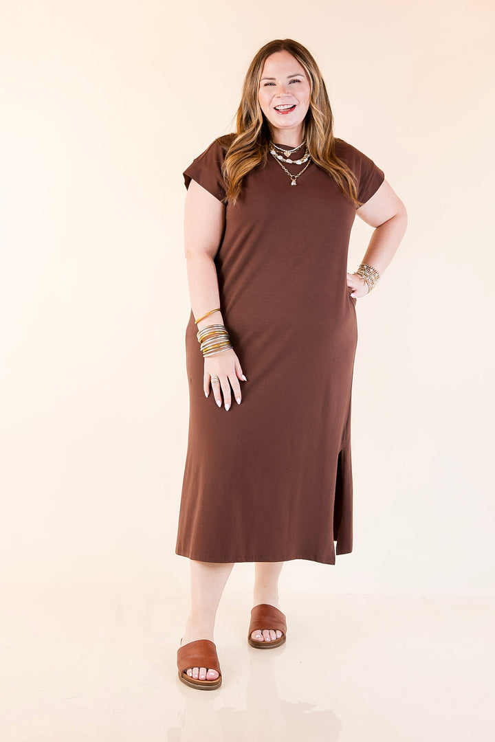 Effortlessly Lovely Short Sleeve Midi Tee Shirt Dress in Chocolate Brown