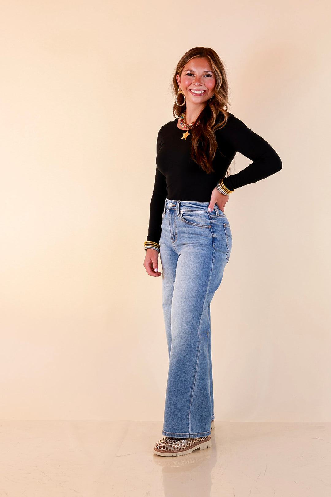Judy Blue | Blue Skies Ahead Ankle Length Cropped Wide Leg Claudia Denim Jeans in Medium Blue Wash