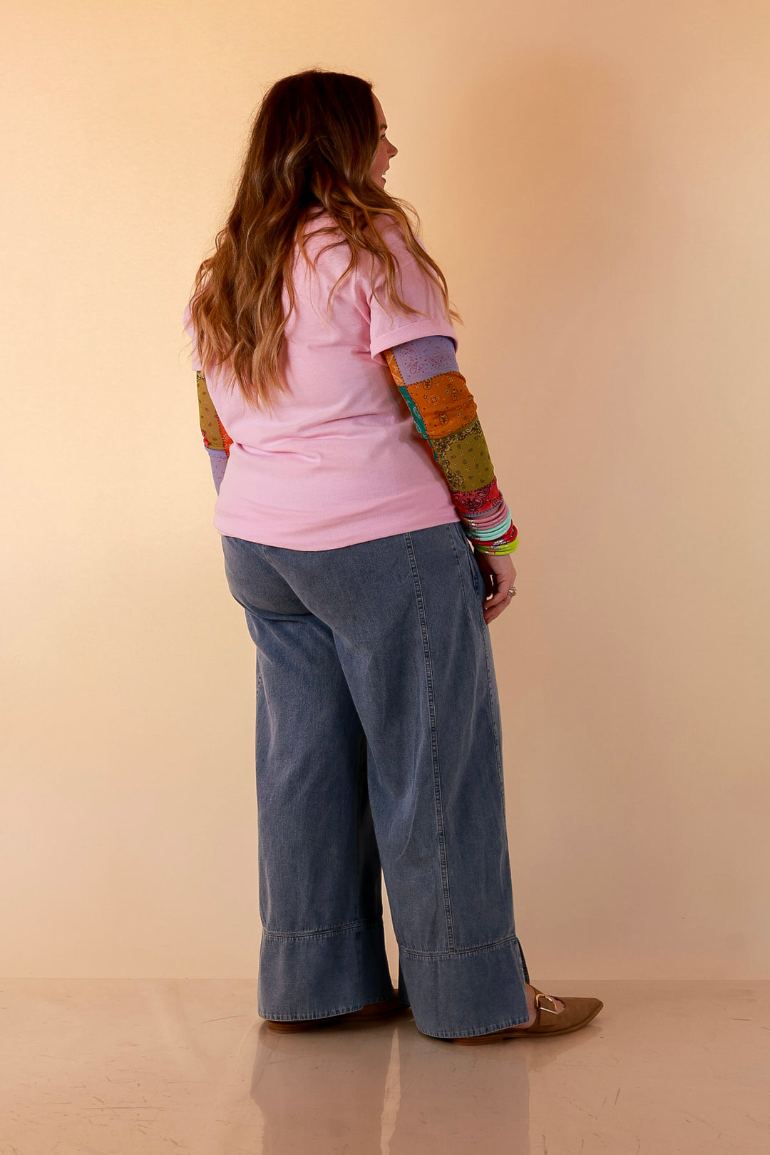 Rein It In "Hold Your Horses" Short Sleeve Graphic Tee in Light Pink