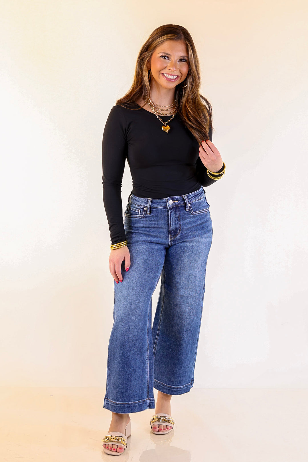 Judy Blue | Everyday Poise Cropped Wide Leg Trouser Denim Jeans in Medium Wash
