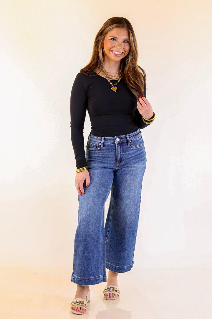 Judy Blue | Everyday Poise Cropped Wide Leg Trouser Denim Jeans in Medium Wash