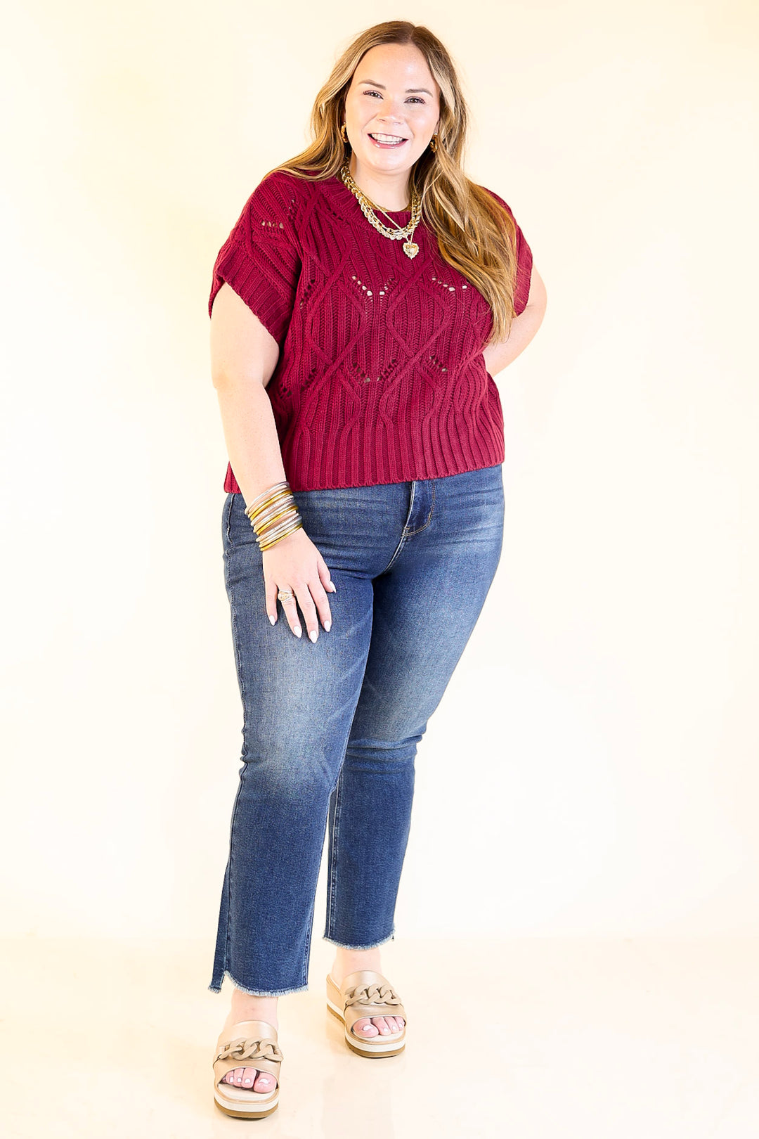 Knit to Last Cable Knit Short Sleeve Sweater Top in Maroon