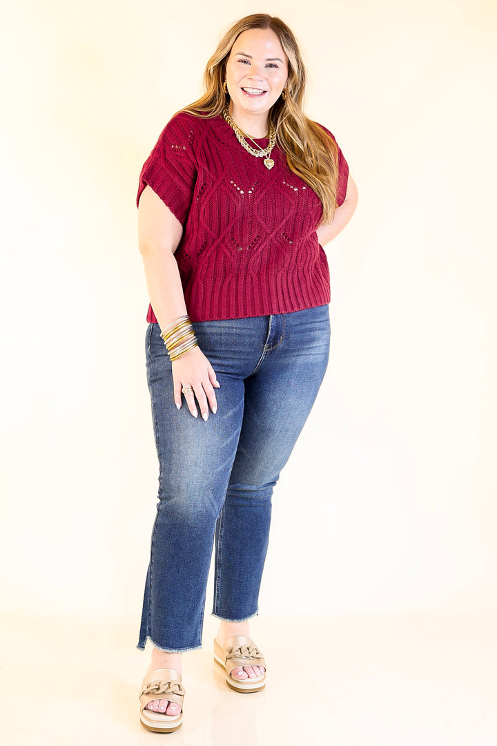 Knit to Last Cable Knit Short Sleeve Sweater Top in Maroon