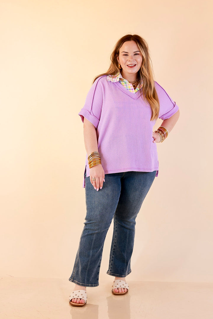 Daily Perfection V Neck Short Sleeve Ribbed Top in Lavender Purple