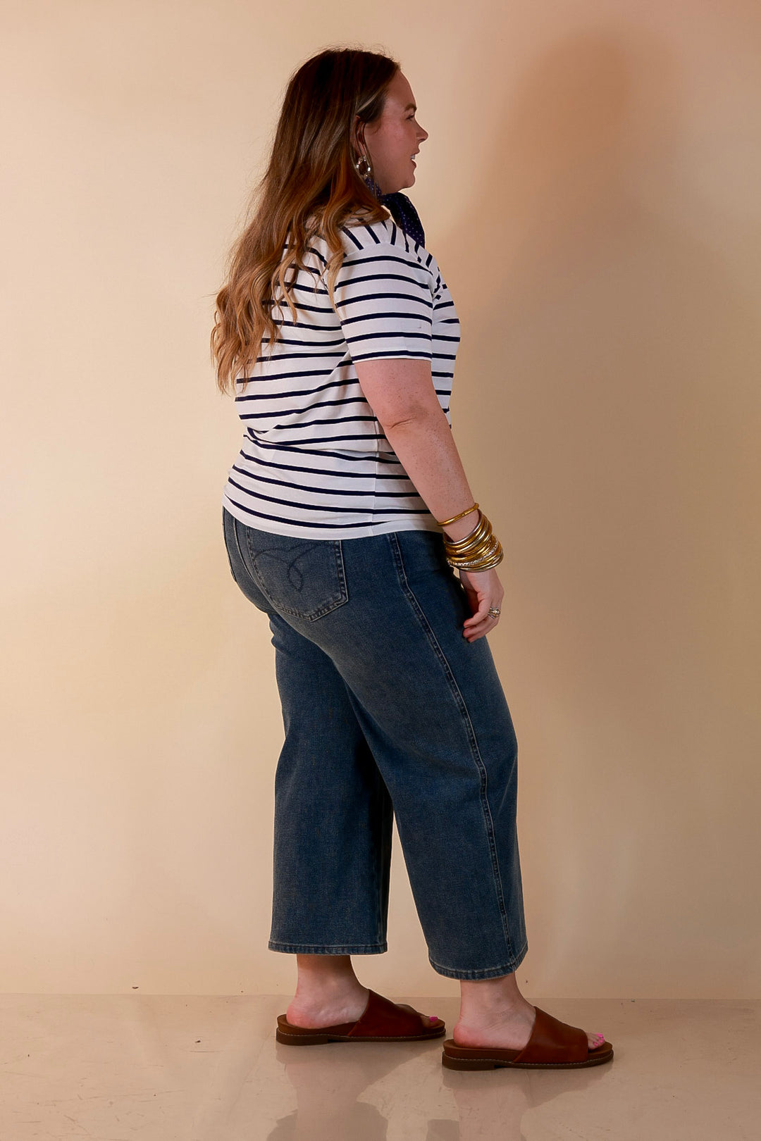 The Daily Stripe Scoop Neck Short Sleeve Striped Tee Top in Navy Blue