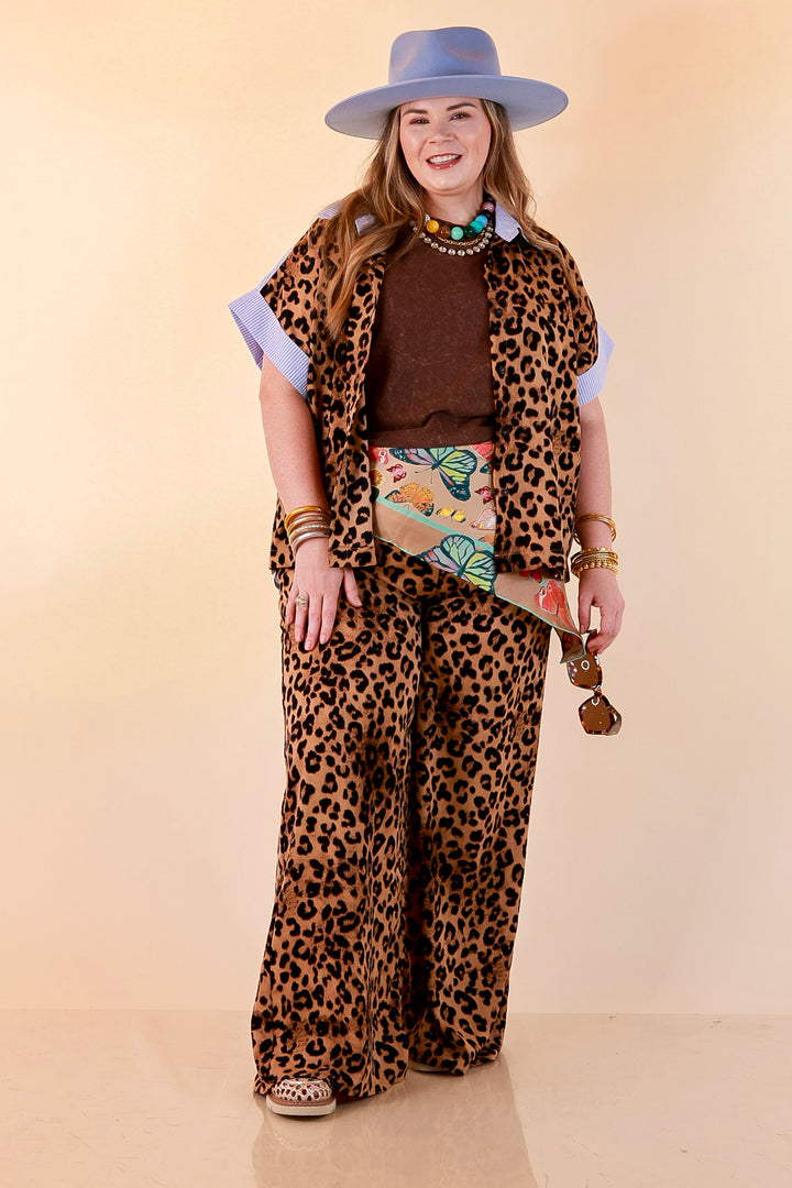 Chic Made Easy Short Sleeve Shirt in Chocolate Brown