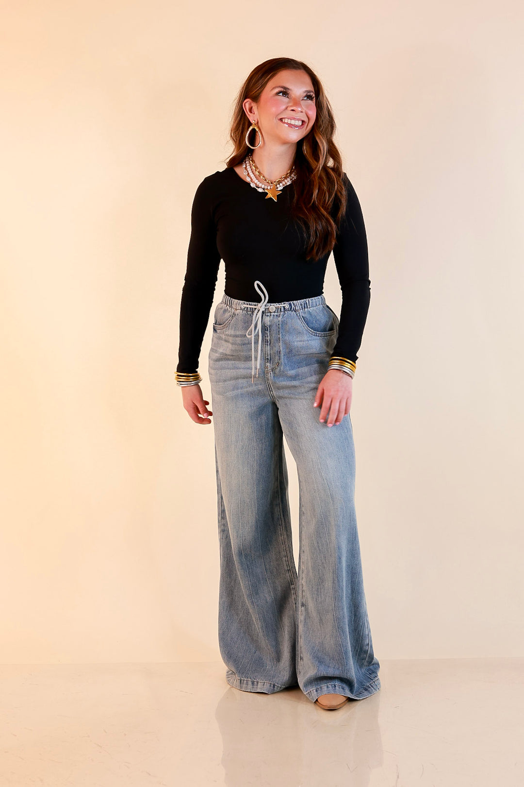 Judy Blue | Easy Does It Wide Leg Palazzo Featherweight Elastic Waistband Jeans in Medium Wash