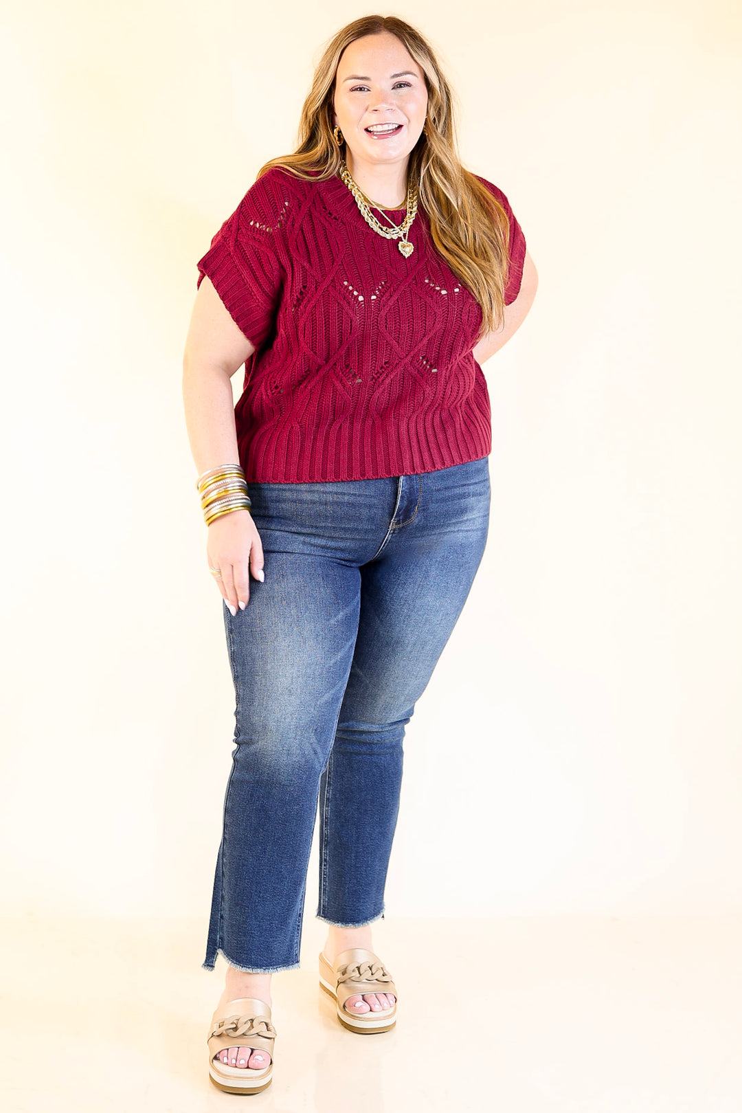 Knit to Last Cable Knit Short Sleeve Sweater Top in Maroon