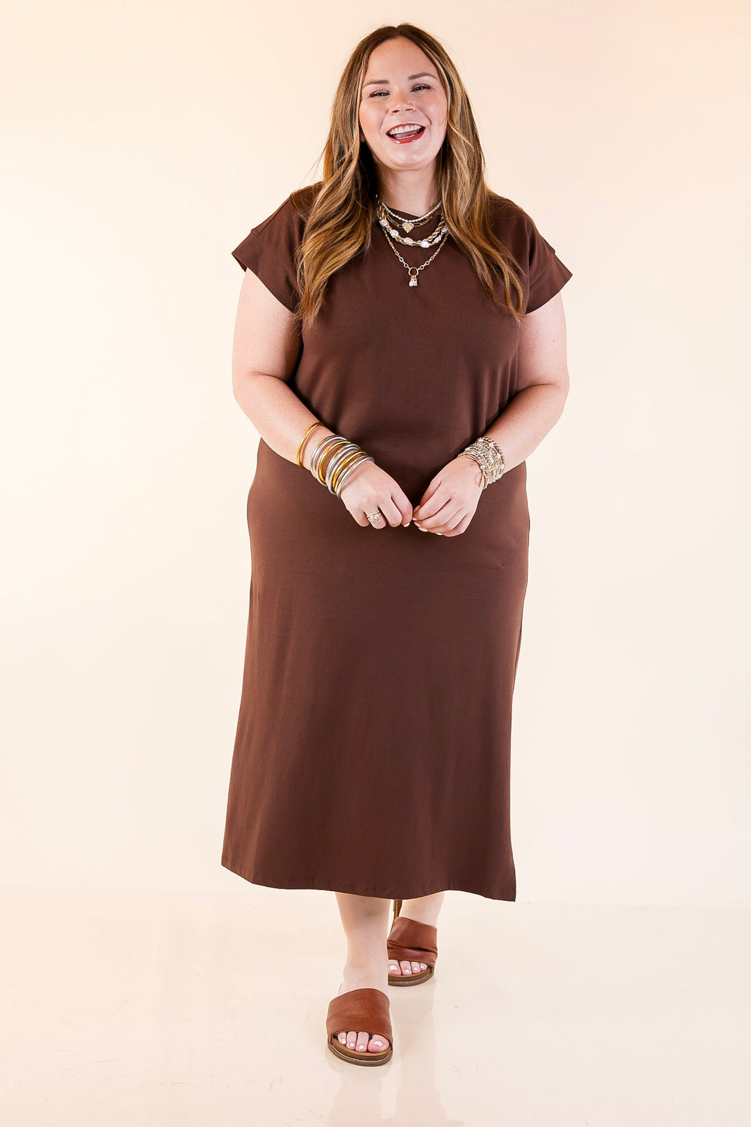 Effortlessly Lovely Short Sleeve Midi Tee Shirt Dress in Chocolate Brown