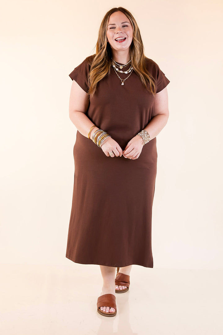 Effortlessly Lovely Short Sleeve Midi Tee Shirt Dress in Chocolate Brown