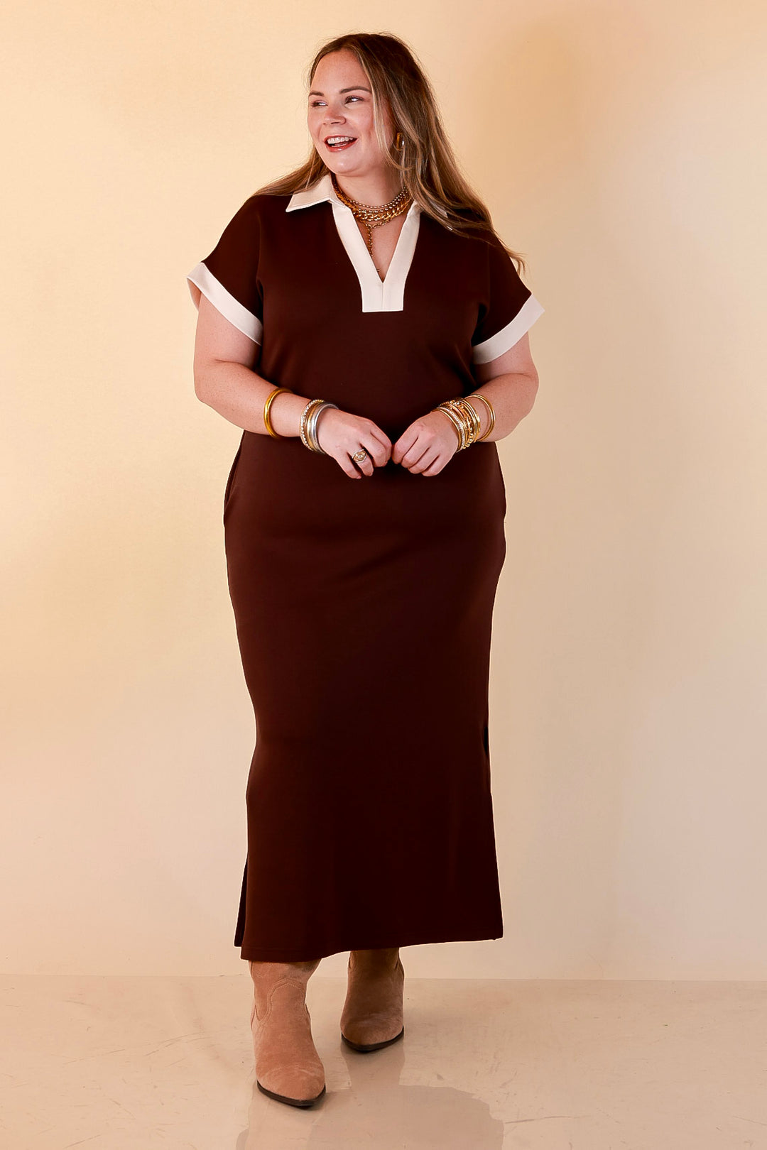 Park Avenue Solid Short Sleeve Knit Midi Dress with Ivory Trim in Chocolate Brown