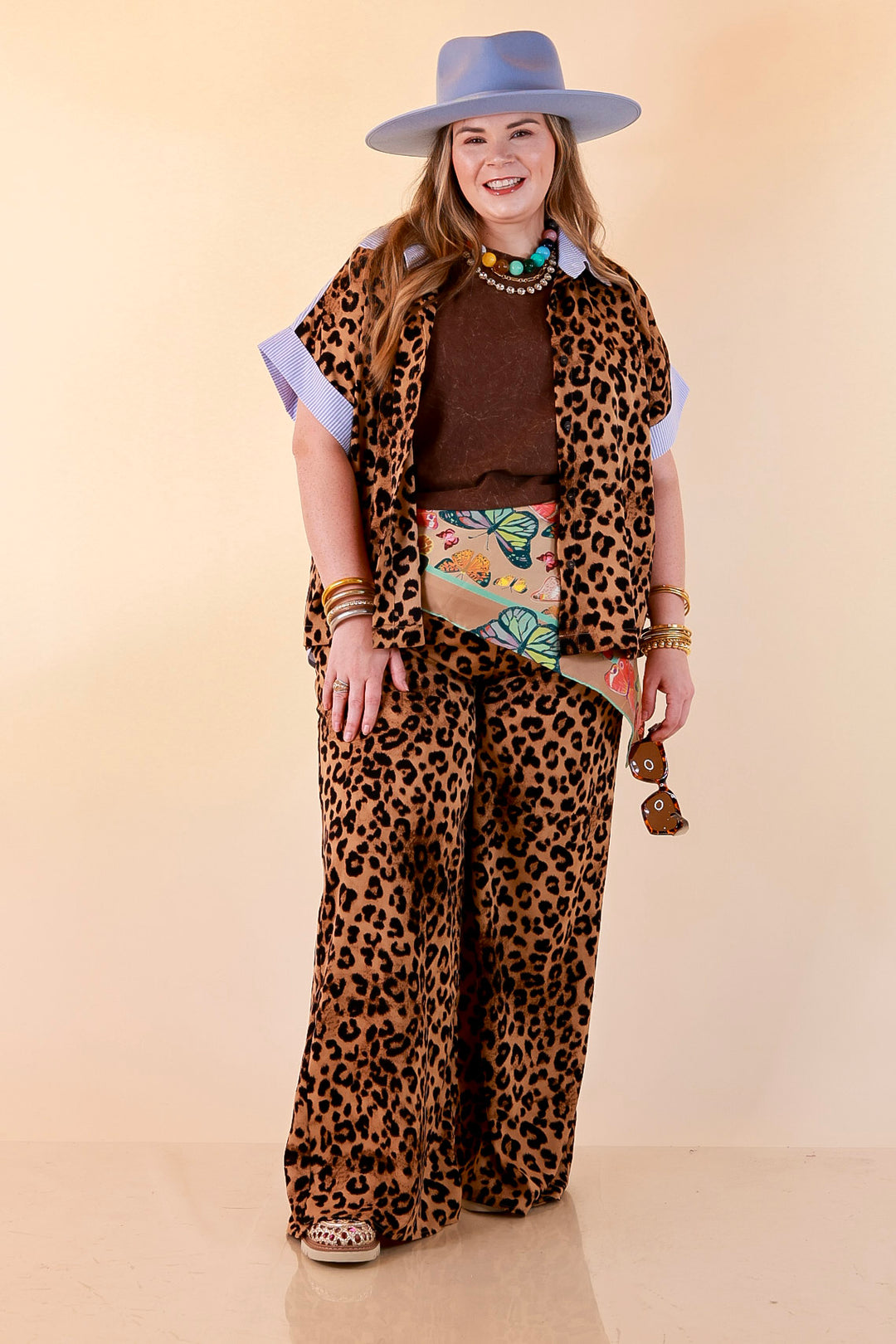 Chic Made Easy Short Sleeve Shirt in Chocolate Brown