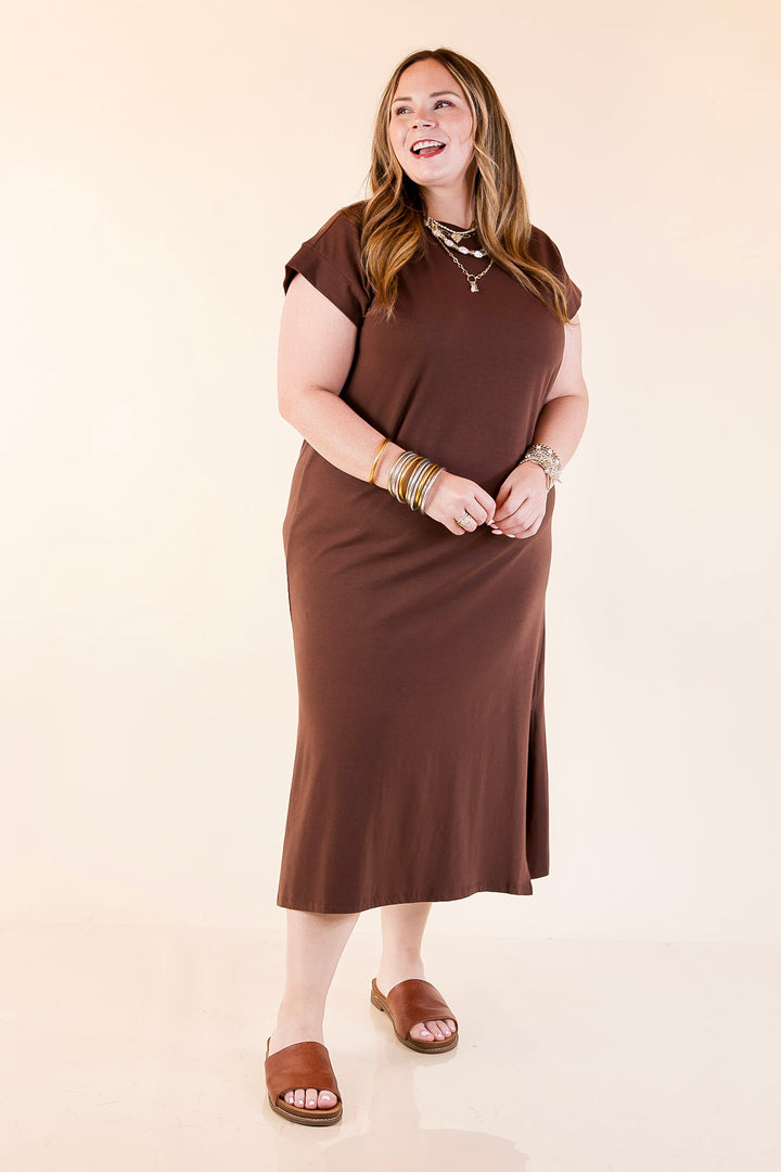 Effortlessly Lovely Short Sleeve Midi Tee Shirt Dress in Chocolate Brown