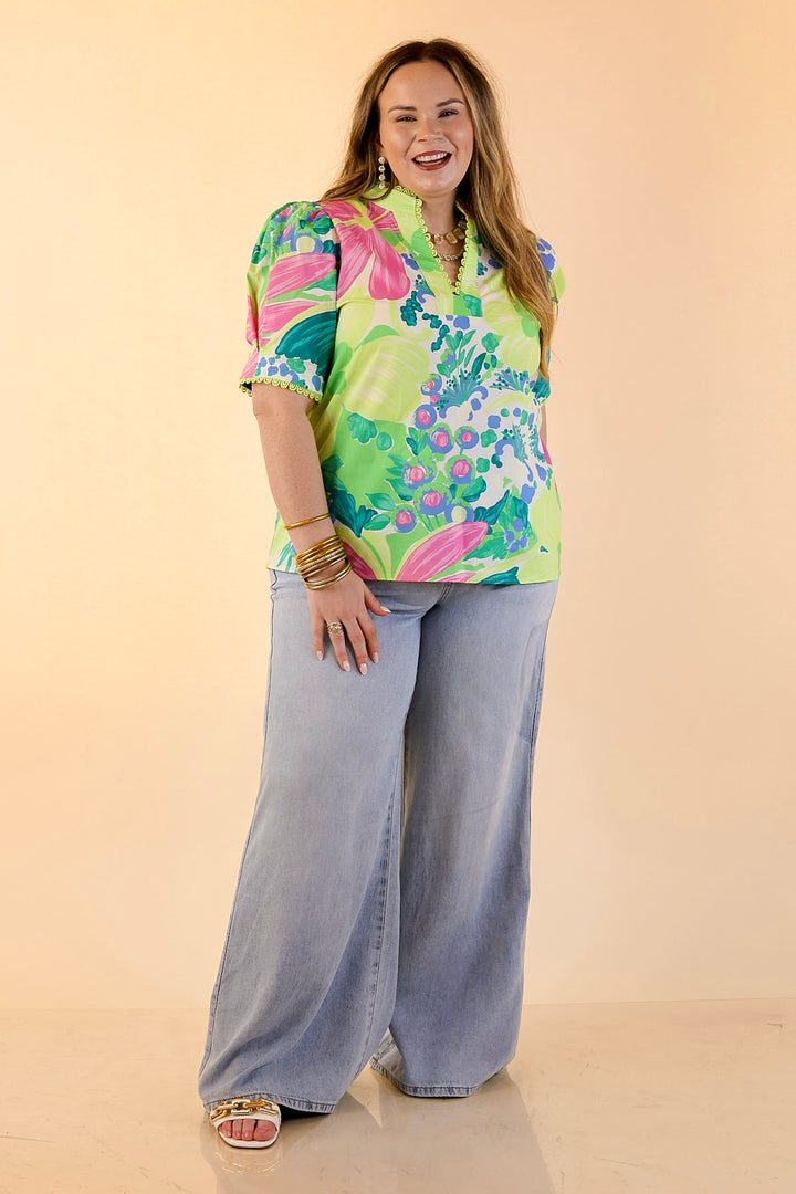 Spring Awakening Floral Print Puff Sleeve Top with Split Neckline in Green Multi