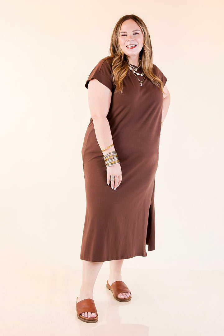 Effortlessly Lovely Short Sleeve Midi Tee Shirt Dress in Chocolate Brown