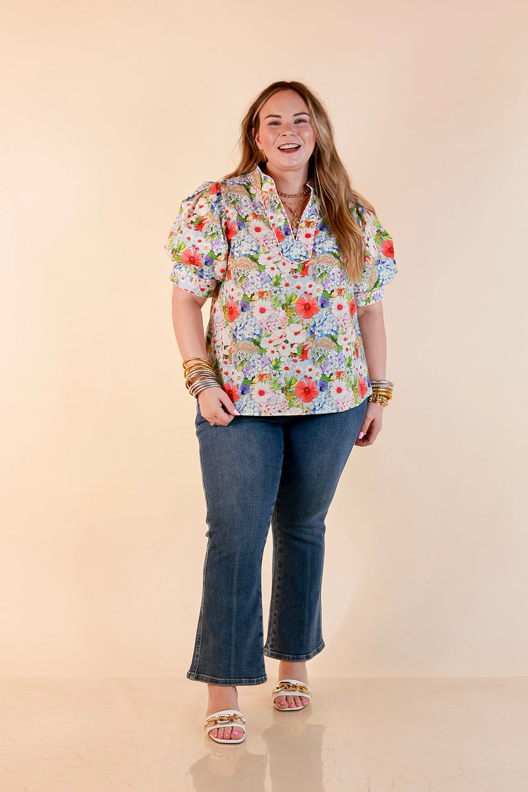 Commanding Style V Neck Floral Print Top with Short Balloon Puff Sleeves in Light Blue