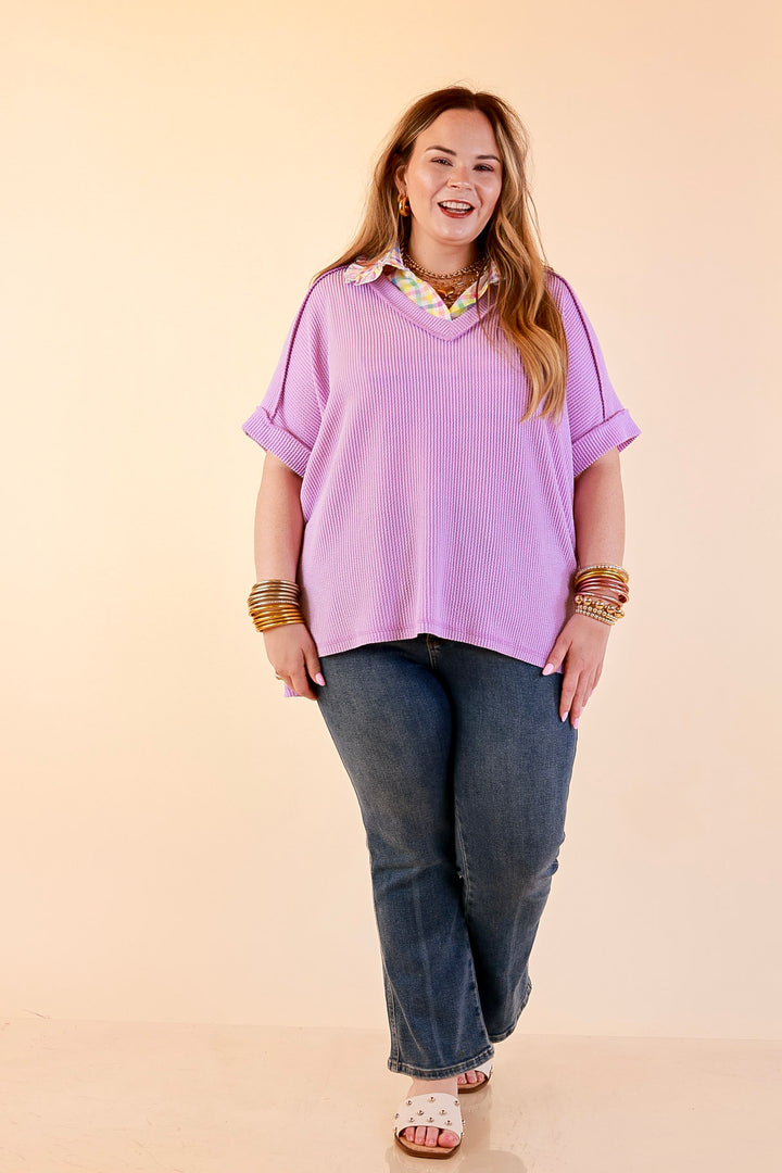 Daily Perfection V Neck Short Sleeve Ribbed Top in Lavender Purple