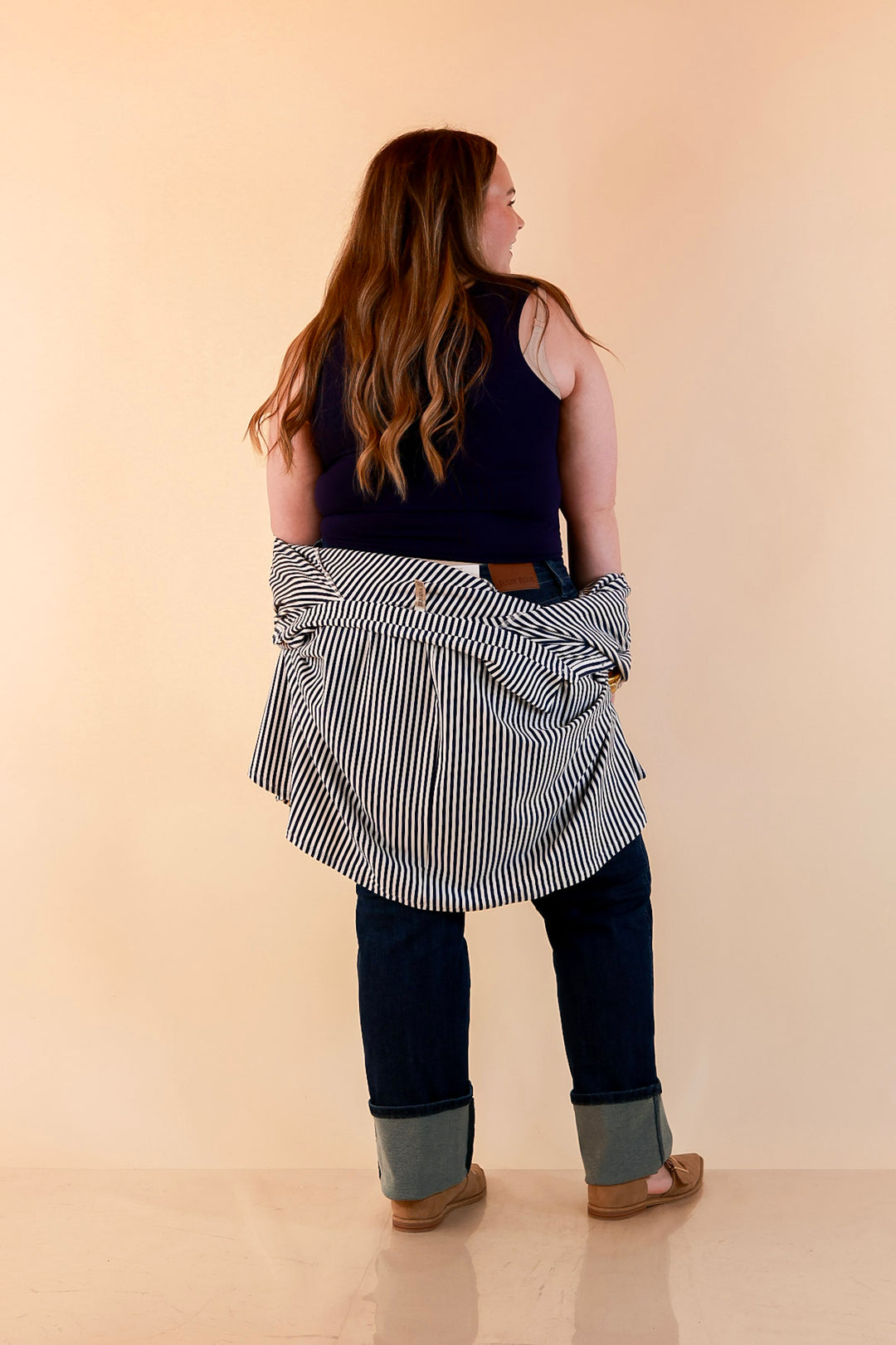 The Everyday Tank Scoop Neck Sleeveless Seamless Crop Tank Top with Built in Bra in Navy Blue