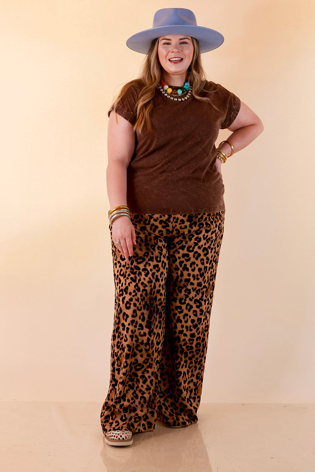 Chic Made Easy Short Sleeve Shirt in Chocolate Brown